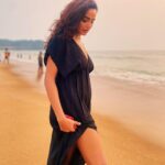 Tuhina Das Instagram – Hello from the other side 🏝️💕🖤🐚

#sea #vacation #beachlife #peace #mindfulness