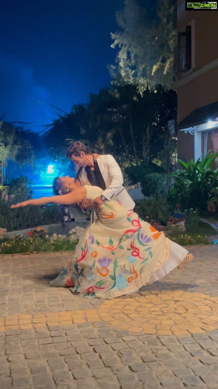 Ulka Gupta Instagram - Kinni kinni @ulkagupta #BTS FROM our latest song Mera Chand .. check out the song .. -Link in Bio ❤️🤗 @ja_production_official @rahuldogra.official @satvastudios ! #ulkagupta #karansharma #merachand #kinni #minni #trending
