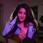 Ulka Gupta Instagram - Let me distract you 💕✨ Retouch and Edit: @suyash_ambre @prashant_gupta1321 Styled by @instylewithaditi Jacket @tri_innn Earrings @tarannumjewelry MUA @makeupbymeenx Shot by @satyaprakashnahak.pvt Location Sumbul ka ghar @sumbul_touqeer 💜😘