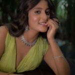 Ulka Gupta Instagram - In a world full of trends … Remain a classic ✨🦚 Styled by @instylewithaditi Outfit @aahava_couture Jewellery @shillpapuriidesignerjewellery MUA @makeupbymeenx Photographer @portraitdeewana 1522 Mumbai