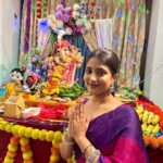 Ulka Gupta Instagram - Love you BAPPA ❤️ You’re always integrally in my heart and Mumbai’s Thank you for inviting us to meet the cutest Ganeshji this year @priyamallickofficial