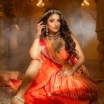 Ulka Gupta Instagram - DAY 1 featuring @ulkagupta as the Modern Indian Goddess where she represents the color orange🧡 . Orange signifies the vibrant energy of life and the color represents the power and positivity brought by Goddess Kushmanda. It's a day to pray for happiness, health, and prosperity. . Shoot Concept & Look Designed By:- @nehaadhvikmahajan @bridalsbynam @imuseacademy . 💄MUA , Hair & Styling :- @nehaadhvikmahajan . Assistant Stylist:- @styleby_vaishnavi . 🥻Saree :- @neerusindia . 💍Jewelery :- @sonisapphire . 🎥:- @deepakdasphotography @kakali_das_photography . 📍Location:- @setsinthecity.in #ulkagupta #makeup #ootd #nehaadhvikmahajan #makeupbyme💄 #nammakeovers #bride #to #be #bridal #look #bridalmakeupartist #destinationweddingmakeupartist #weddingmakeup #hair #hairstyling #nammakeovers #bollywood #television #makeupartist #mumbai #traveller #all #over #the #globe