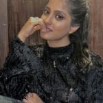 Ulka Gupta Instagram – Feeling colourful ♣️

My favourite person gifted this top ❤️ @riyasharmaa_09
 And special colourist baby @pranjali_singh_parihar Hạ Long Bay