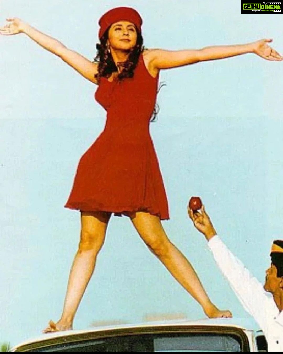 Urmila Matondkar Instagram - #blastfromthepast đ PreValentine pic for all you lovelies đđ #red #reddress #valentine Mumbai - ā¤ŽāĨā¤ā¤Ŧā¤