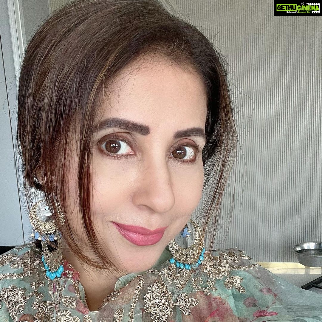 Urmila Matondkar - 38.1K Likes - All decked up n awaiting #eid delicacies 😋
#biryani #sweets n much more.
What about you guys??
#eidmubarak #eidspecial #eidulfitr #eiddelicacies