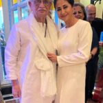 Urmila Matondkar Instagram – Magical evening!!
Full of laughter n love..witty,awesome!!
Two legends n their charisma. Launch of “Jadunama”
@Javedakhtarjadu @AzmiShabana #gulzarsaab