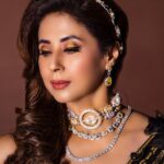 Urmila Matondkar Instagram - Drama unfolds..🥰 Styling @begborrowstealstudio HMU @vijaysharmahairandmakeup Outfit: @geishadesigns Jewellery: @curiocottagejewelry Pics @vijaysolankiphotography Assistance: @rashikachandra