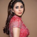 Urmila Matondkar Instagram - Sharing some glittery with you ✨✨✨✨ Have a Shining Sunday 🌟