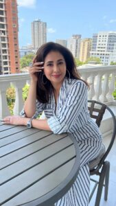 Urmila Matondkar Instagram - My #mondayblues 😇
How are yours..😍
Sending loads of #strength #love n #positivity to all of you for a great week ahead!!
Go Get It 🌟🌟🌟
#monday #mondaymotivation #spreadlove ❤️