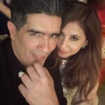 Urmila Matondkar Instagram - Glittering times ✨✨✨ Wishing you all a happy, glorious n fabulous #diwali ahead 💥💥💥 Stay safe. Try n burst less or no crackers. Diwali is about lights not crackers. Posing away with dear friend n maestro designer @manishmalhotra05 Always such a pleasure wearing him ❤️❤️ @manishmalhotraworld @manishmalhotrajewellery
