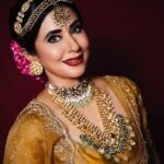 Urmila Matondkar Instagram – नवरात्रि की हार्दिक शुभकामनाएँ 💥💥💥
🙏🏻🙏🏻🙏🏻