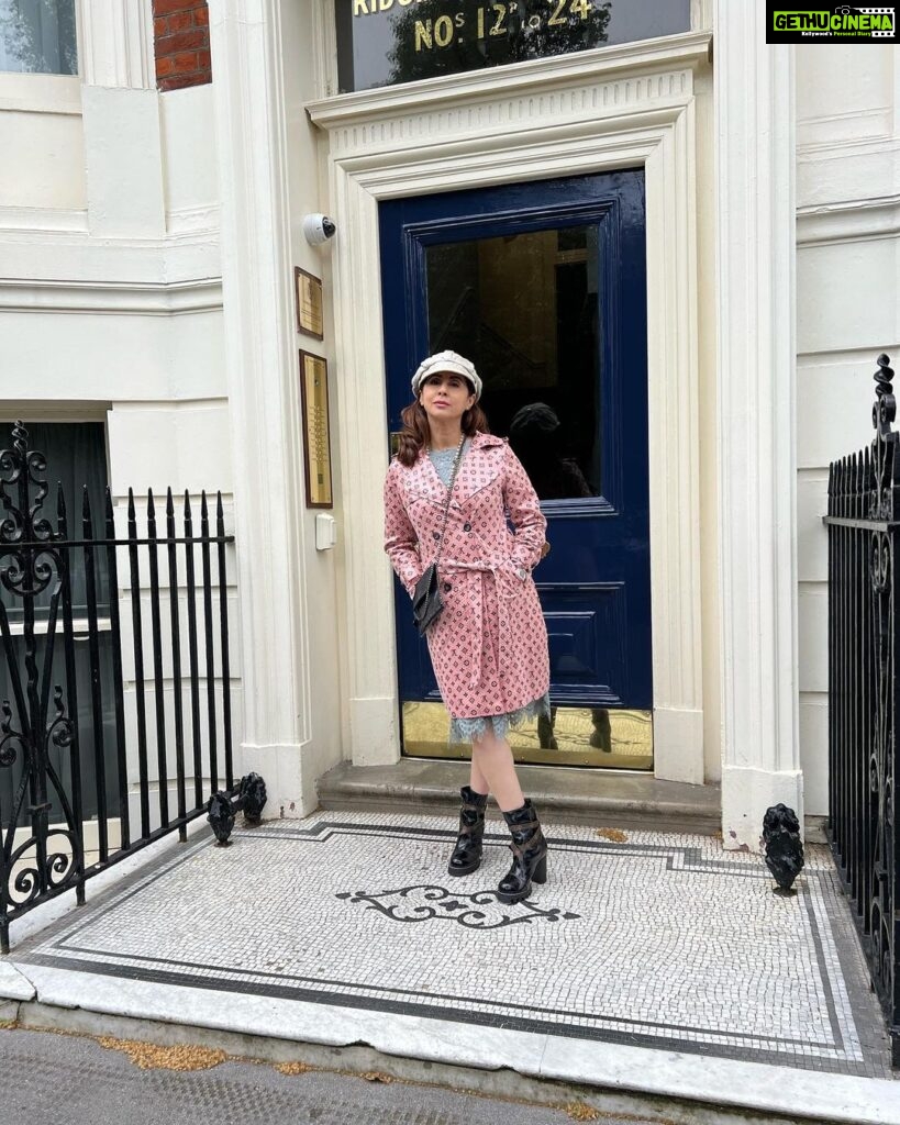 Urmila Matondkar Instagram - चल मेरे संग संग 💕💕💕 Kensington,London