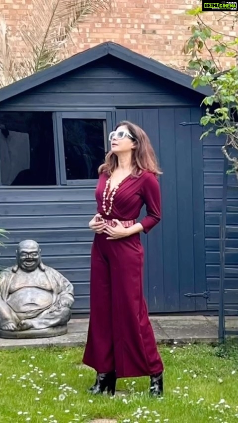 Urmila Matondkar Instagram - Sunday 🌞🤩 #sunday #sundayvibes