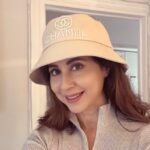 Urmila Matondkar Instagram - Never too busy to sneak in a #selfie to say a quick #hello to all you lovely people 🥰❤️ #tuesdayvibes