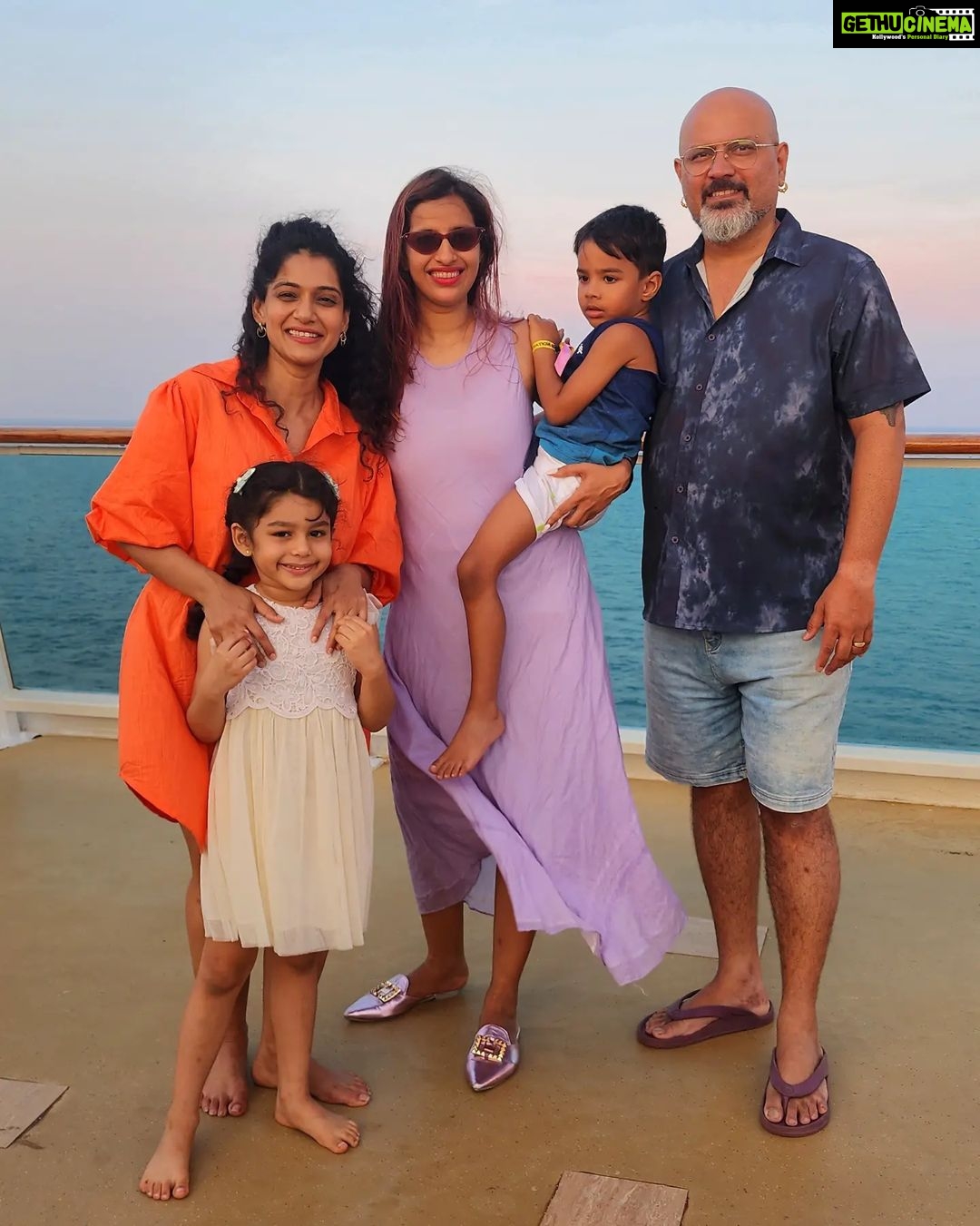 Urmilla Kothare Instagram - π³ Had such an amazing time cruising with these guys .... Can't wait for the next vacation @kangatrainingindia @amit.jambotkar π . . . #instamood #photooftheday #goodvibes #travelphotography #cruise #trip #vacation #fashion #ootd #style β¨ Cordelia Cruises