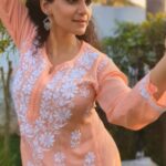 Urmilla Kothare Instagram – Shaking a leg during break in between shots…
#reelsinstagram
#reelitfeelit #reels #dancereels #sunday #sundayfeels