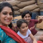 Urmilla Kothare Instagram – ☀️ Both my daughter’s chilling on set 👭🏻
@avni.taywade #Jizah @star_pravah @tujhechmeegeetgaataahe
.
.
#reels #instamood #reelsindia #bts #reelitfeelit #instagramreels #goodvibes 💕