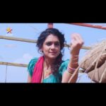 Urmilla Kothare Instagram – या व्यक्तीच्या येण्याने कोणतं नवं वळण मिळणार स्वराच्या आयुष्याला…?
‘तुझेच मी गीत गात आहे’
सोमवार १७ एप्रिल रात्री ९ वा. Star प्रवाह वर…
#TujhechMiGeetGaatAahe #StarPravah

@star_pravah @avni.taywade @abhijeetkhandkekar @vighnesh.369 @tujhechmeegeetgaataahe