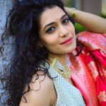 Urmilla Kothare Instagram – ✨❤️✨ Outfit : @moresha_sameera_dalvi
📸 Photography : @madhur.chavan29
. 
. 
#instagood #photooftheday #goodvibes #photoshoot #bts #fashion #style #urmilakothare