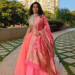 Urmilla Kothare Instagram – 💫 Chasing the weekend …
.
.
🥻Outfit by @moresha_sameera_dalvi
📸 @madhur.chavan29

#reels #instamood #reelsindia #urmilakothare #reelitfeelit #instagramreels #goodvibes