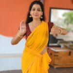 Urmilla Kothare Instagram - Jai Shri Ram !! Ram Navami 2023 !! Thank you @that.thing.called.love_sarees @kangatrainingindia for this beautiful mul cotton saree. #mango Color of the season. #dance #dancereels #reels #reelsinstagram #reelitfeelit #bhakti #dancer #dancemeditation #healing
