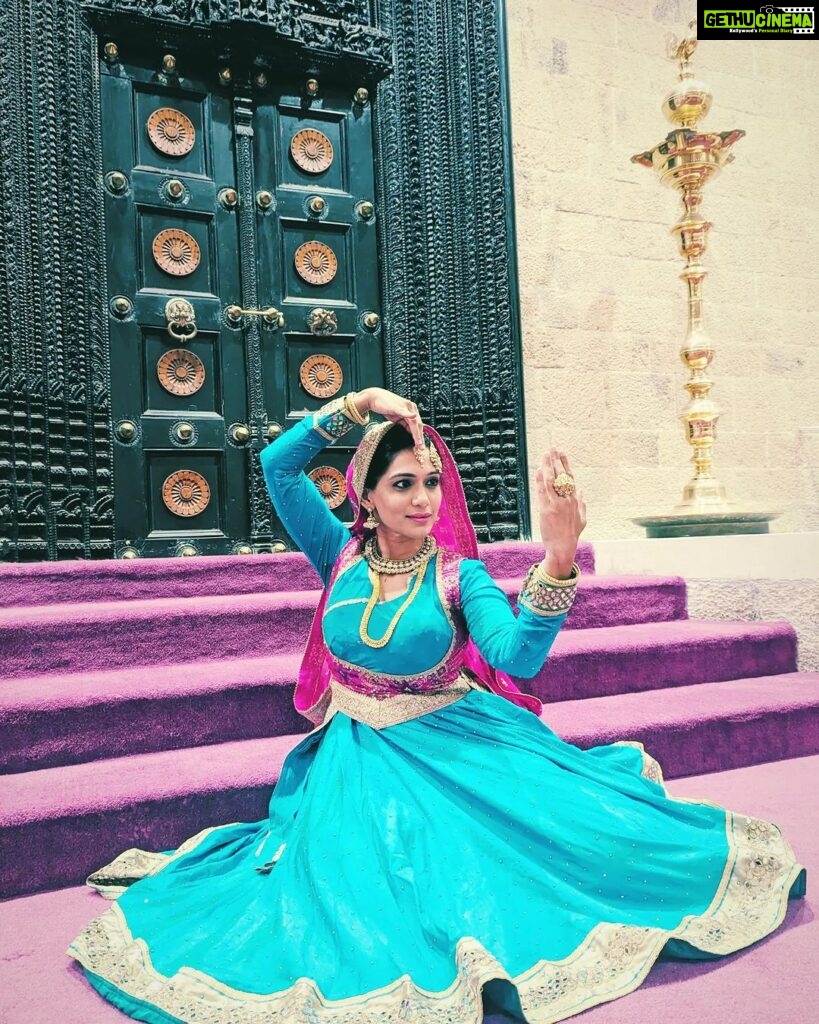 Urmilla Kothare Instagram - आजचा रंग मोरपिशी 🦚 . . #navratri #festival #india #Navratri2023 #reelitfeelit #bts #fashiondiaries #instagram ✨ Mumbai - मुंबई