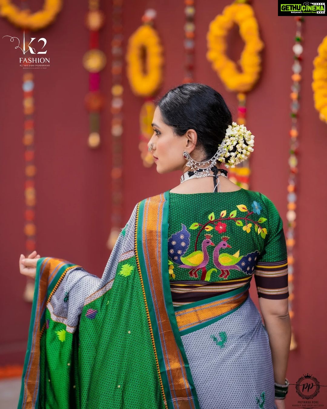 Urmilla Kothare Instagram - 🦚 🦚 || खण पैठणी || Outfits by @k2fashioncloset MUA @priyankapore_makeupartist Photoshoot by @sevenvowstories and @royalebysvs Jewelery by @hridhasfashion Photoshoot concept, Style and managed by @ketaki_ashish K2 is one and only brand seller of such sarees in the market, who believes to give handcrafted creativity on khunn sarees.. our sarees are totally Handcrafted and fully worked khunn saree … The work making process of this saree is handcrafted not a powerloom process … Saree is fully worked with Resham thread n attached pallu is worked with peacock on it … Outfits by @k2fashioncloset MUA @priyankapore_makeupartist Photoshoot by @sevenvowstories and @royalebysvs Jewelery by @hridhasfashion Photoshoot concept, Style and managed by @ketaki_ashish
