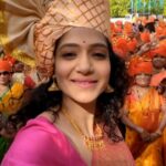 Urmilla Kothare Instagram - 🎋 Gudhi Padwa celebrations and Shobha Yatra with Lokmat Sakhi Manch (@lokmat) Costume & Styling : @charvikhandke @the_n_kreations @nilima_kothare @khandkeneeta Edited by @saurabh_bhanage_photography_ . . #reels #gudhipadwa #festival #reelsindia #maharashtra #reelitfeelit #instagramreels #traditional #lookoftheday #urmilakothare ✨