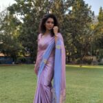 Urmilla Kothare Instagram - #Navratri2023 : आजचा रंग जांभळा (Purple) 💜 Saree : @s_sonniya . . #reels #navratri #festival #reelsindia #navratri #urmilakothare #reelitfeelit #sareelove #bts #fashiondiaries #instagramreels ✨