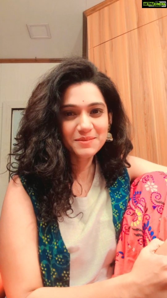 Urmilla Kothare - 39.9K Likes - Oops! Sorry 🤭🤪😂
.
.
#reelitfeelit #reelsindia #funny #reels #urmilakothare #reelsinstagram ✨