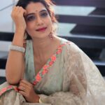Urmilla Kothare Instagram - 🤍🤍🤍 . Outfit: @moresha_sameera_dalvi . #instagood #photooftheday #goodvibes #photoshoot #bts #fashion #style #urmilakothare Mumbai - मुंबई