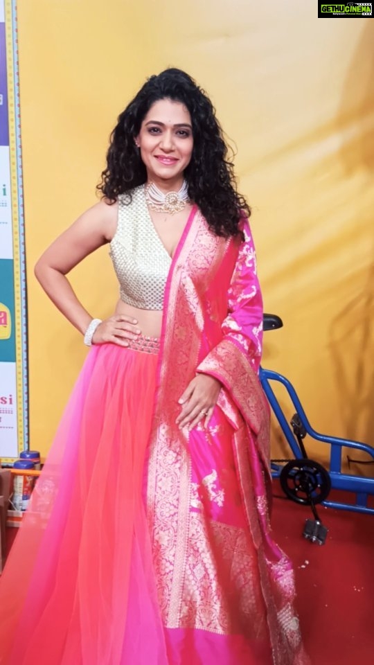 Urmilla Kothare Instagram - झी मराठी चित्र गौरव पुरस्कार 2023 मध्ये @urmilakothare चा कमाल लूक❤️ .. #zeemarathichitragaurav #झीचित्रगौरवपुरस्कार2023 #redcarpet #exclusive #ultramarathibuzz