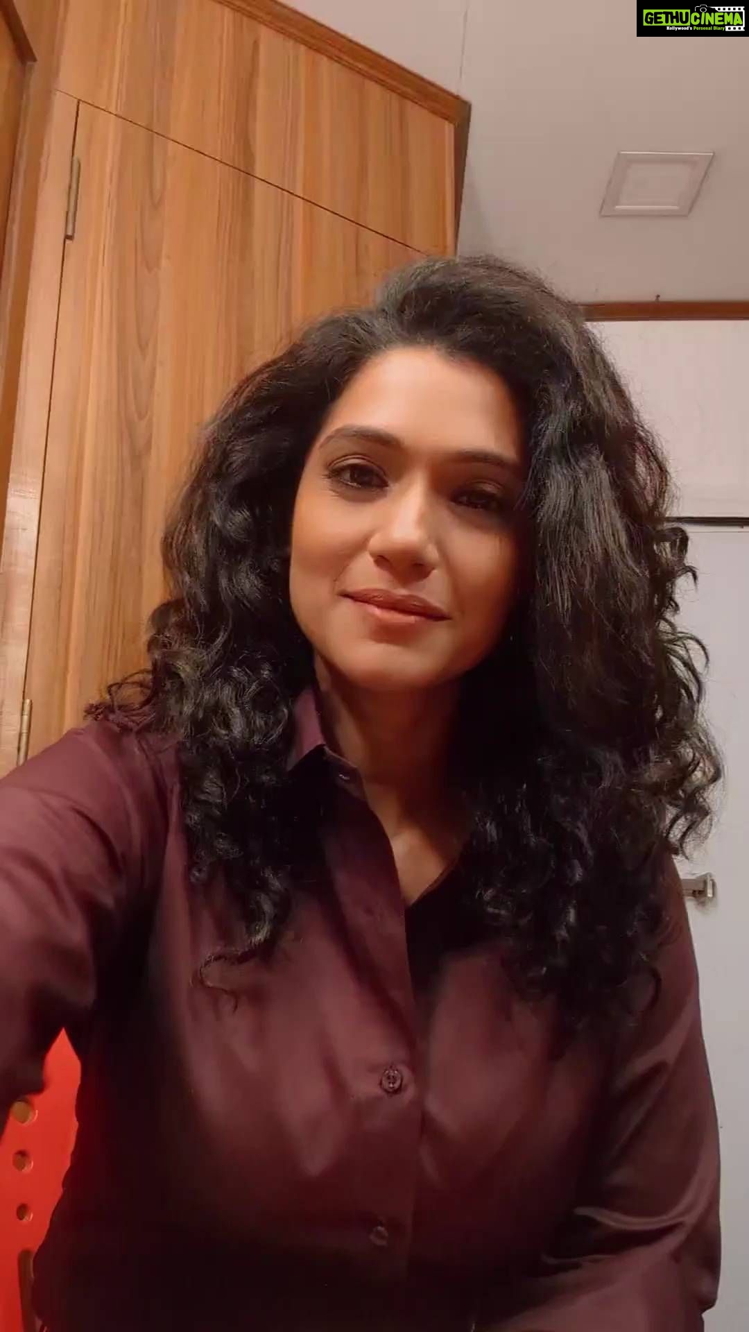 Urmilla Kothare Instagram - The Habit Coach @ashdindoc turns Author. His first book published by @harpercollinsin is out on stands and that's the 1st book I'm reading in 2023. Love it @ashdindoc, I love your podcasts so much. Do Listen to Ashdin Doctor (@ashdindoc) on @ivmpodcasts and Follow him on his YouTube channel 'The Habit Coach - Awesome 180' 😊 #TheHabitCoach