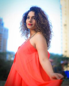 Urmilla Kothare Instagram - 📸 Photographer @madhur.chavan29
💫 Outfit by @tokidoki_bypuja
💁🏻‍♀️ Styling by @kangatrainingindia
.
.
#instagood #photooftheday #goodvibes #photoshoot #bts #fashion #style #urmilakothare