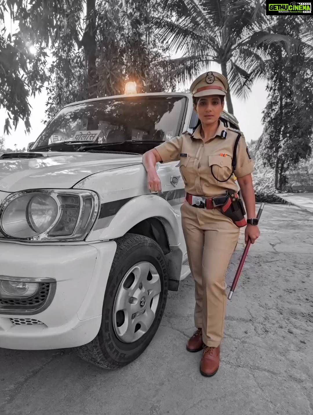 Urmilla Kothare Instagram - 🚨 एसीपी वर्षा घोरपडे ऑन-ड्यूटी 👮🏻♀️ #Compass #Webseries #Shooting #NewProject #PlanetMarathiOTT #StayTuned ✨ . . @planet.marathi @planetmarathiott Mumbai, Maharashtra
