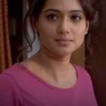 Urmilla Kothare Instagram - ब्रेकअप झालंय ? अबोला धरलाय ? आठवण येतेय खूप ? त्रास होतोय ना..! कानात हेडफोन्स घाला and Just Feel It..🎧 Link in bio #AdhureAdhureSong Out Now #Autograph #AutographMarathiMovie Directed By : @rajwadesatish Original Story - Cheran @sanjayof69 @bhanushaliamitt @sureshpai @52_fridaycinemas Song : Adhure Adhure Singers : @mandar.apte.vocalist Lyrics : @truptigarad Music : @mandar.apte.vocalist Music On : @everestentertainment @ankushpchaudhari amrutakhanvilkar @urmilakothare @manasi_moghe @tanvimullick @ashwinithepoem @suhasdop @avinashchandrachud @vishwajeeetjoshi @rajwadepallavi #AjitDandekar #SureshSali @iamvrushalichavan #VaibhavPatil (Ginger PR) @vizualjunkies @phoenix.artisans @faizee222 @deep_Yog_1209 @prathmesh_k04 @rdesai1969 #reelitfeelit #reelkarofeelkaro #songs #marathisongs #lovecouple #instagramcouple