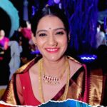 Urmilla Kothare Instagram - शुक्रवारी येतायेत... 'अथांग'चे पुढचे एपिसोडस् फक्त 'प्लॅनेट मराठी ओटीटी'वर! @urmilakothare Download App Now - Link in Bio Producer: @planetmarathiott @akshaybardapurkar @creativeviibe @tejaswini_pandit @santoshkher Director: @jp_insta_jp Writer: @siddharth.saalvi @nivedita_ashok_saraf @dhairya_gholap @sandeepkhareofficial @me.bhagyashree_milind @ketakinarayan @rutuja_bagwe @omprakash_shinde @vikram_gaikwad46 @shashank_m_shende @nj_rasika @rajeshbhosaleofficial @yoginichouk @deepakbabajikadam @sudeepmodak @ashishnarkhedkar @rakeshbhilare_dop @kalyani.kulkarnigugle @rohitshyamraut @kunalkaranofficial @santoshgilbile_makeupdesigner @santoshsankhad @hairbysurekha @lokisstudio @rahulgandhre @vickypaniyadi @vistasmediacapital @abhay_vmc @piiyushsingh @sg_1209 @metalpowdergirl @shrotripushkar #Athang #अथांग #NewWebseries #ThisFriday #WatchNow #म #PlanetMarathiOTT #PlanetMarathi #PlanetMarathiOriginals #WorldsFirstMarathiOTT #UrmilaKothare