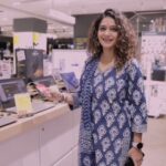 Urmilla Kothare Instagram - This #Diwali make sure you check off your electronics shopping list at @reliance_digital with the #FestivalOfElectronics sale. Get home the best & latest electronics at mind blowing prices that will be hard to resist. Enjoy 10% Instant Discount on leading bank's cards, also get a 10% Discount Voucher redeemable on your next purchase. *T&C Apply Visit your nearest Reliance Digital store or shop on RelianceDigital.in