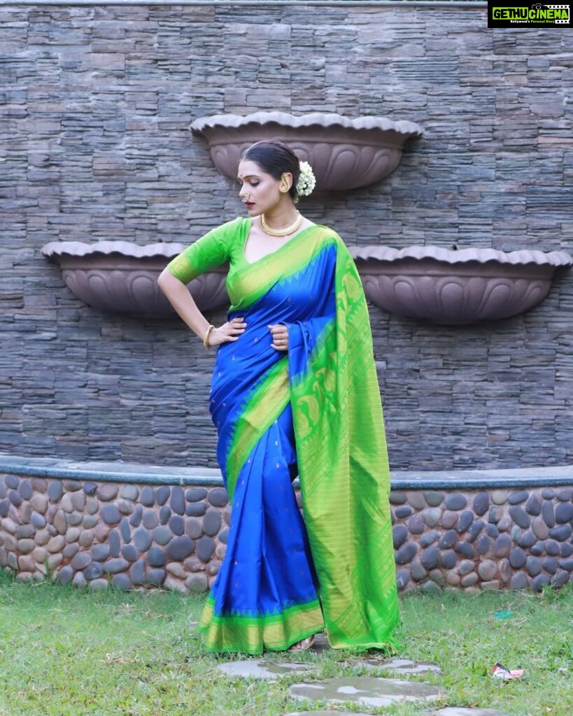 Urmilla Kothare Instagram - #Navratri2023 - आजचा रंग निळा (blue) 💙 . . 📸 Photography by @pranavbhadargeclicks . . . #instagood #festival #navratri #photooftheday #goodvibes #sareelove #fashiondiaries #style ✨ Mumbai - मुंबई