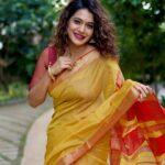Urmilla Kothare Instagram – #Navratri2022 💛