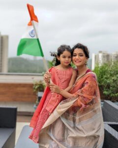 Urmilla Kothare Instagram - 🇮🇳 आपणास व आपल्या परिवारास अमृत महोत्सवी - स्वातंत्र्य दिनाच्या मनःपूर्वक शुभेच्छा 🙏🏼😊
#HappyIndependenceDay