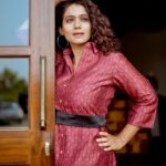 Urmilla Kothare Instagram - 📸 @deepali_td_official 👗 Outfit by @ashmikadesigns . . #instagood #urmilakothare #style #ootd #goodvibes 💕 Mumbai, Maharashtra