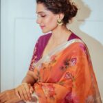 Urmilla Kothare Instagram – #Navratri2022 🧡
. 
.
.
Costume Designed by @moresha_sameera_dalvi
Styled by @trushala_nayak
Photography by @deepali_td_official
#instagood #weekend #navratri #festival #india #urmilakothare ✨ Mumbai, Maharashtra