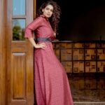 Urmilla Kothare Instagram - 📸 @deepali_td_official 👗 Outfit by @ashmikadesigns . . #weekend #vibes #instagood #fashion #photography #ootd ❤️❤️❤️ Mumbai - मुंबई