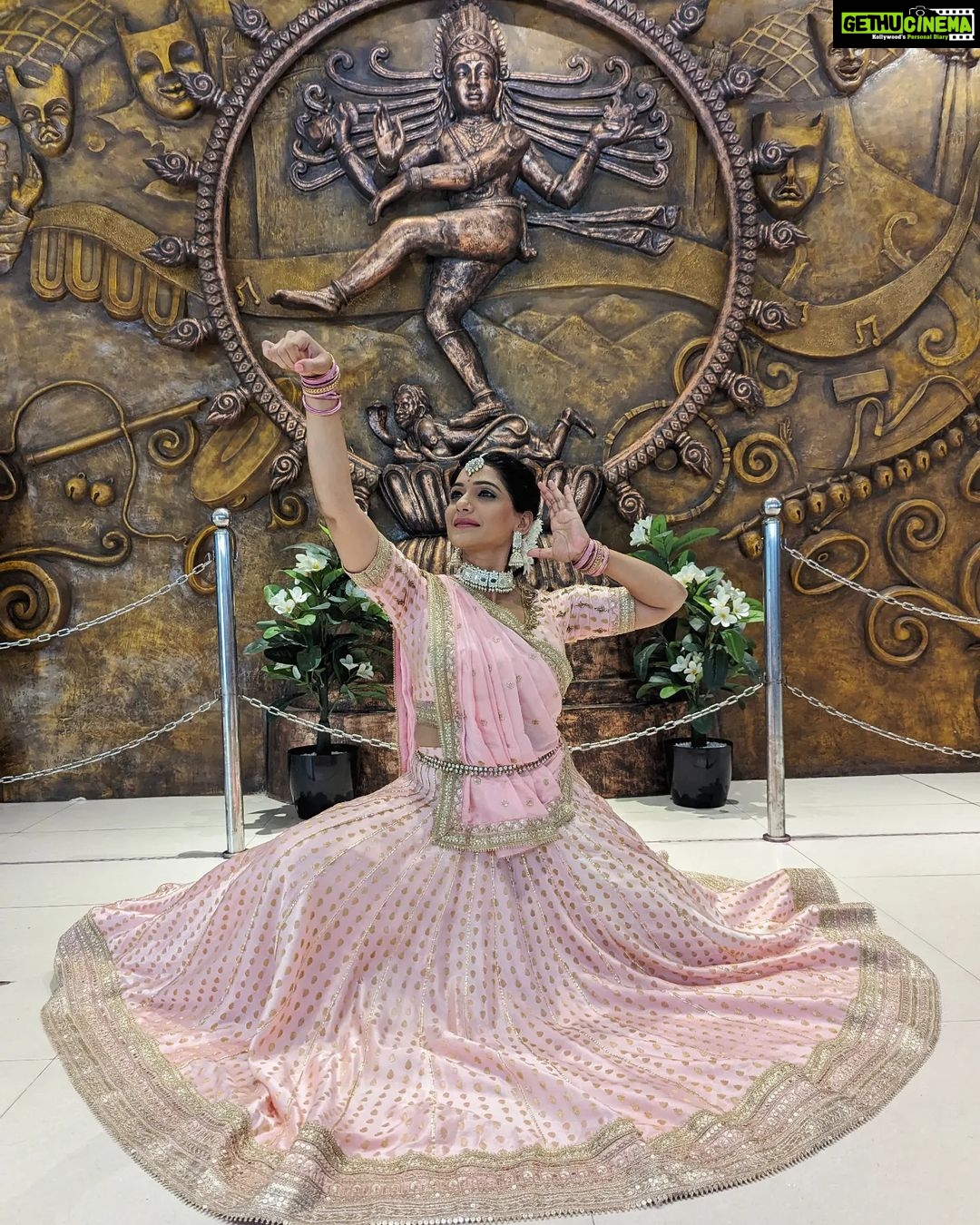 Urmilla Kothare Instagram - गणेश चतुर्थीच्या हार्दिक शुभेच्छा !!