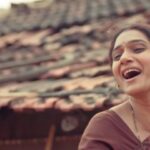 Urmilla Kothare Instagram - 'फुलपाखरांच्या पंखांवरचे म्या रंग मोजते सारे'... नवी मालिका.. ‘तुझेच मी गीत गात आहे’ २ मे पासून रात्री ९ वा. @star_pravah वर... #TujhechMiGeetGaatAahe #StarPravah #UrmilaKothare