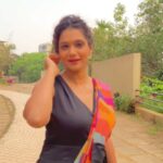 Urmilla Kothare Instagram - ❤️❤️❤️❤️ #reelsindia #reelitfeelit #sareefashion 🥰 👗 Outfit by @moresha_sameera_dalvi #weekend #vibes #urmilakothare