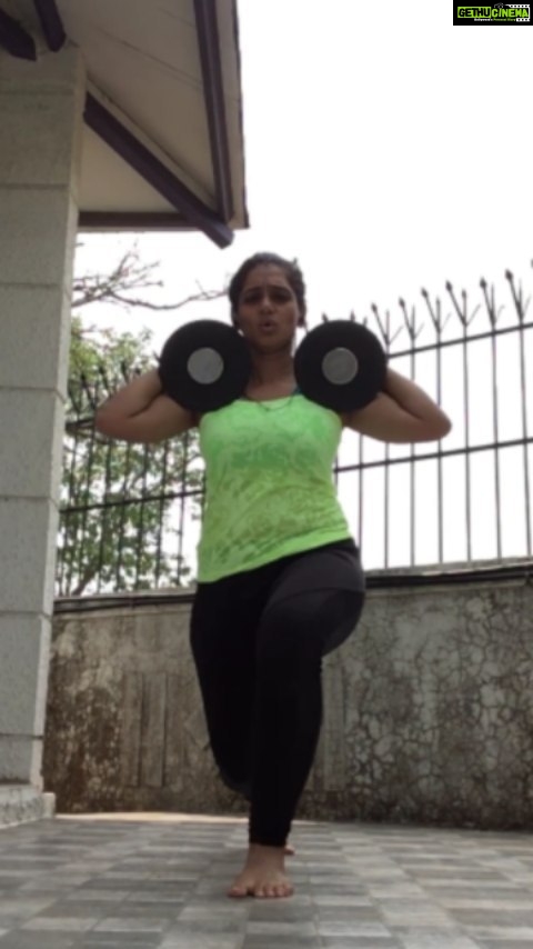 Urmilla Kothare Instagram - 💪🏻💪🏻💪🏻 @askknatural #fitness #goals 🤸🏻‍♀️ #workout #reels #urmilakothare