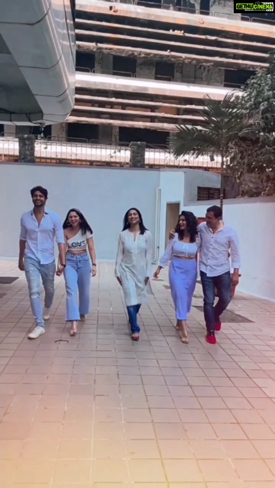 Urmilla Kothare Instagram - #Repost •• @kranti_redkar AND JUST LIKE THAT OUR JOURNEY HAS BEGUN ❤️ DANCING OUR WAYS INTO THIS BEAUTIFUL STORY. Announcing RAINBOW is special beyond words can explain. A story that I wrote , many many many years back coming to life and breathing in its own. A complex bouquet of emotions that will linger on your minds. You will leave the cinema halls but the characters will travel with you and will stay with you forever. That’s the beauty of RAINBOW. @revasmum big thanks , if I am the aai, you are the best Maushi my script could have. @akshaybardapurkar @hridayabhhinay @planetmarathiott @mangorangeproductions thank you for having this faith in me and letting me be in my own skin as a writer and director. My hearts @urmilakothare @sonalee18588 @oakprasad @rishi_saxena_official @santamruta @bharatiachrekar love you all for reeling the characters, owning them and asking me millions of questions about them. Love your hunger towards your craft. My team @jayantiwaghdhare @gayatrrichitre @metalpowdergirl @shrotripushkar @amit_bhandari21 @adarshshinde @nehadarshinde @sayaliepankaj @pankajjpadghan @imyogi07 @yugesha_omkar @omkar_mangesh @bharat101288 let’s make a great one ❤️❤️❤️