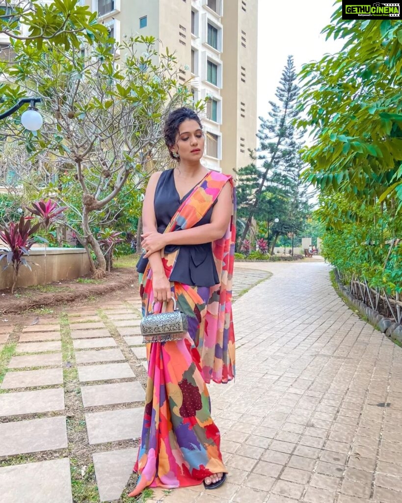 Urmilla Kothare Instagram - 🧡🧡🧡🧡 👗 Outfit by @moresha_sameera_dalvi . . #photooftheday #saree #style #ootd #look #instafashion #urmilakothare Mumbai, Maharashtra